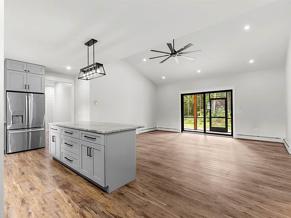 3rd image of 80 Chelsea Drive