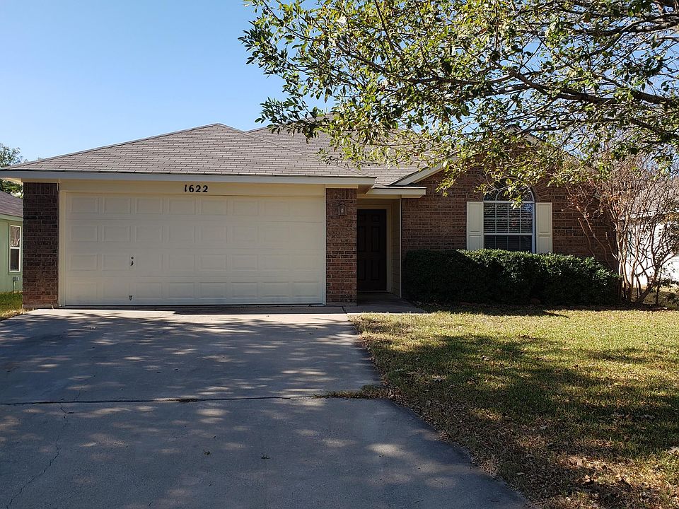 1st image of 1622 Twisted Oak Dr