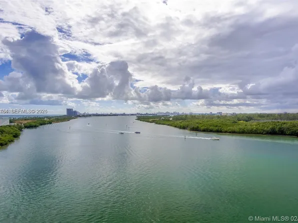 300 Bayview Dr APT 1102, Sunny Isles Beach, FL 33160