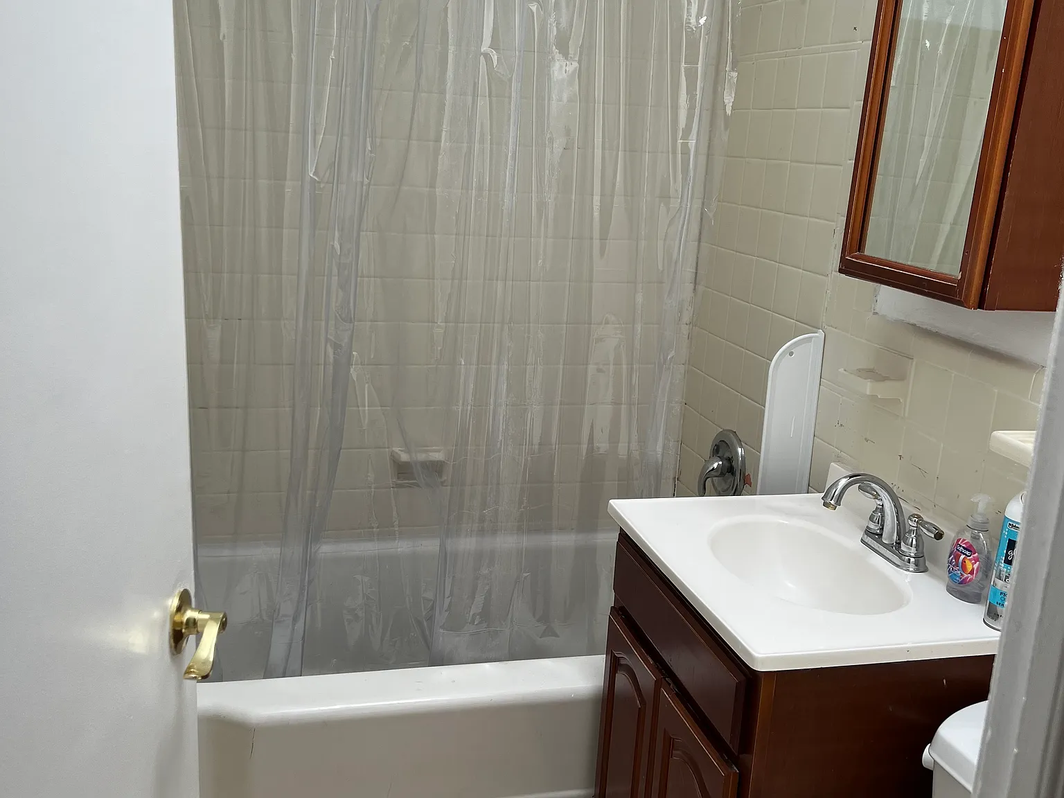 3 bed, 1056 sqft, $1,695 — Photo 3