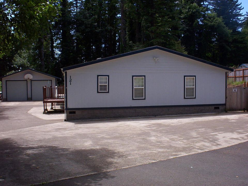 1st image of 121 NW Skyline Dr
