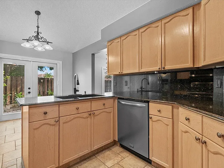 1714 Shoreside Cir — Photo 8