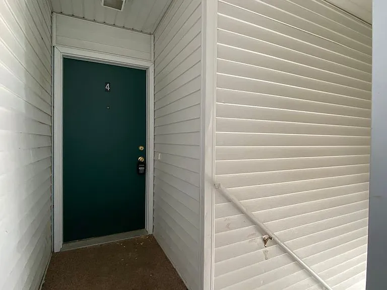 216 Stonewall Ct — Photo 36