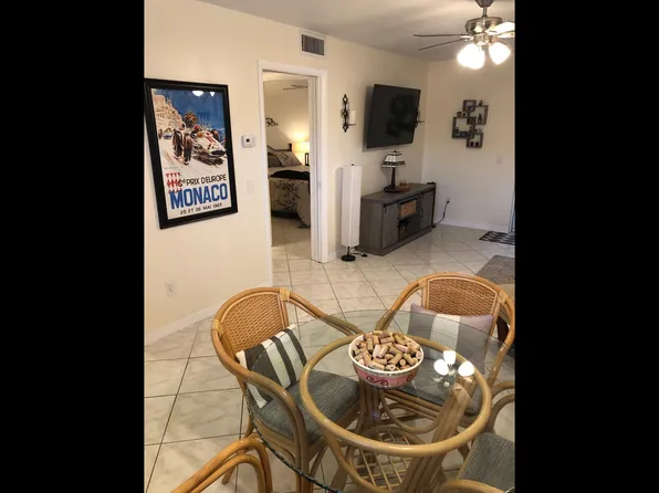 2750 E Bay Dr APT 12, Largo, FL 33771