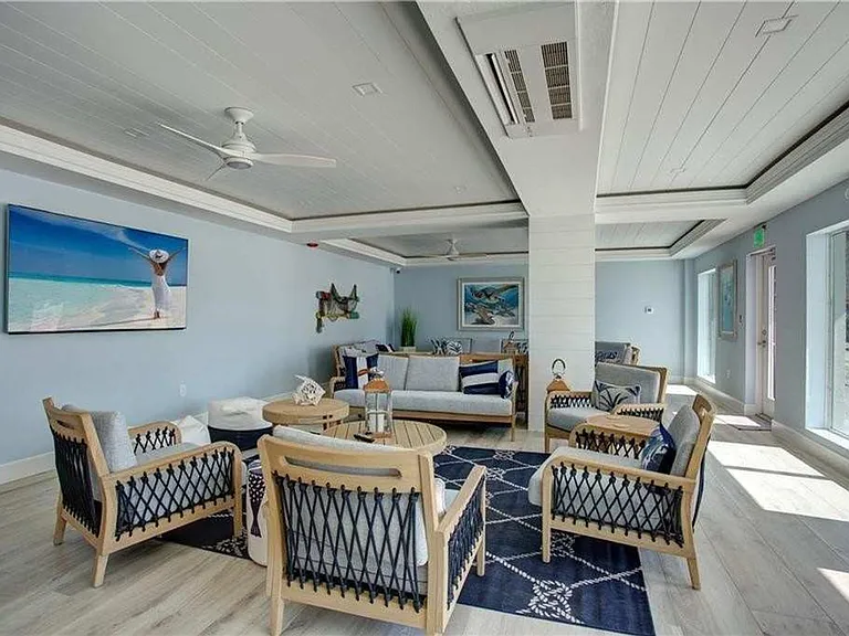 Building's Lounge