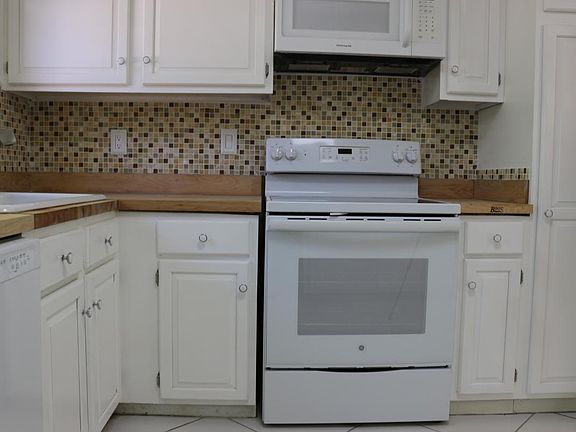 2nd image of 5020 Orduna Dr