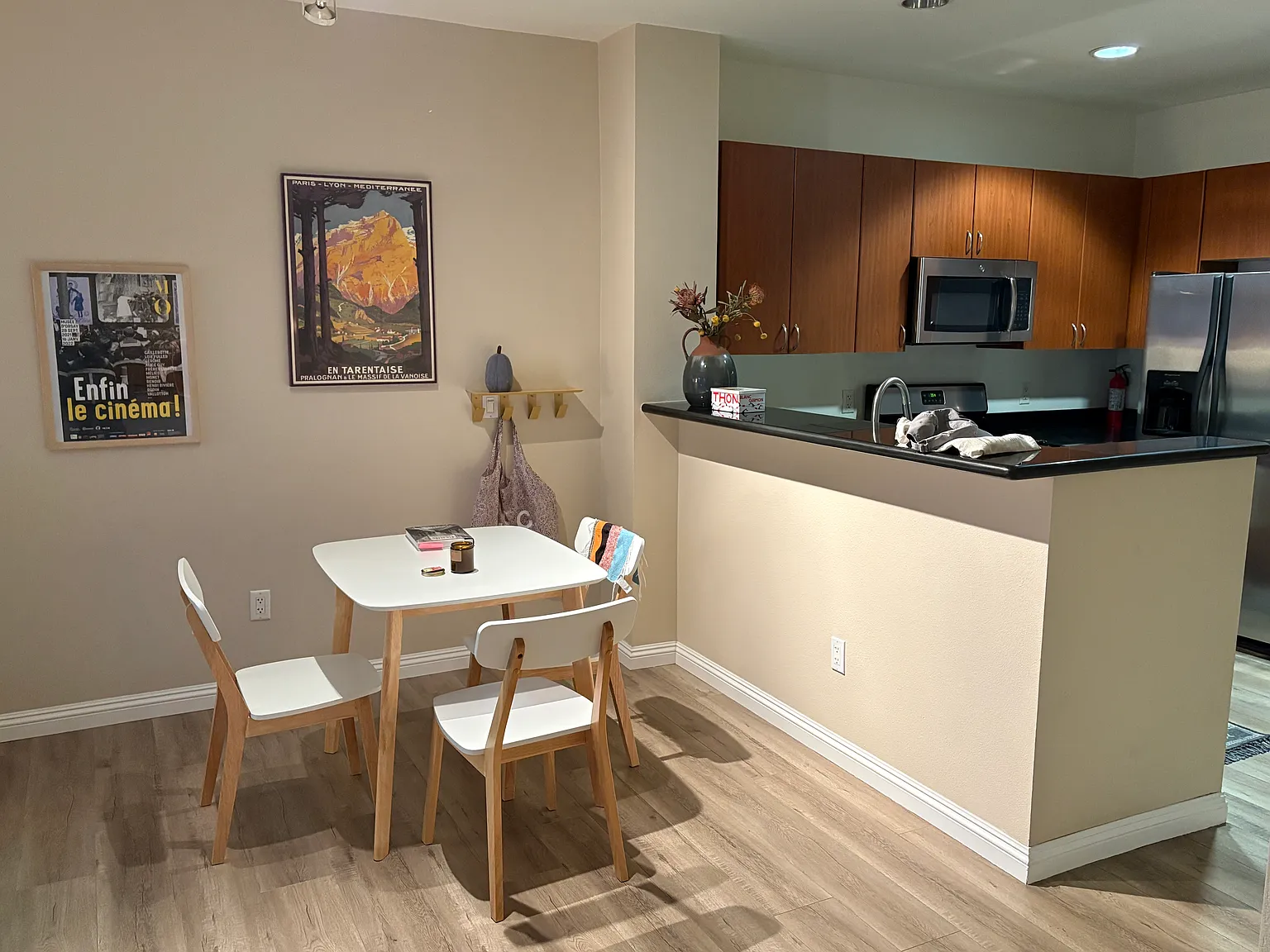 Studio, 784 sqft, $2,300 — Photo 4