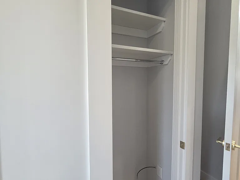 690 Onderdonk Ave #3L — Photo 7