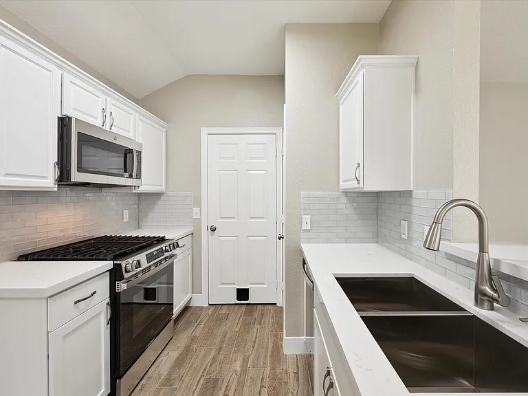 1206 Halls Brg — Photo 5