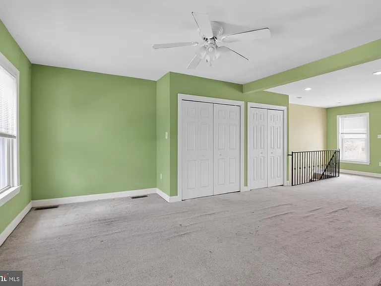 219 Hermitage St — Photo 32