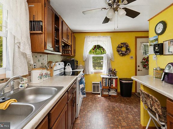 2nd image of 115 Woodmont Ln