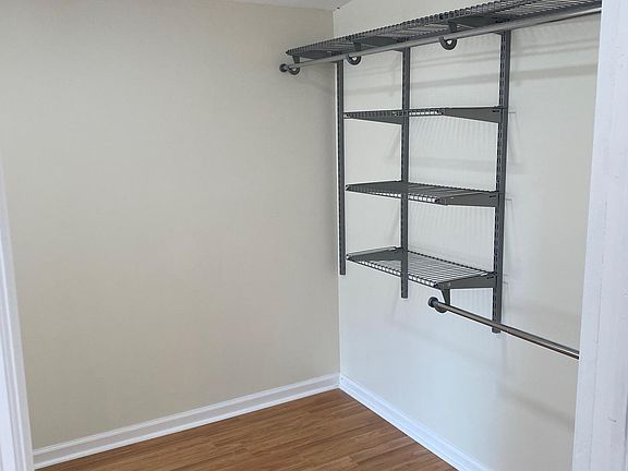 5th image of 304 Polk Ave