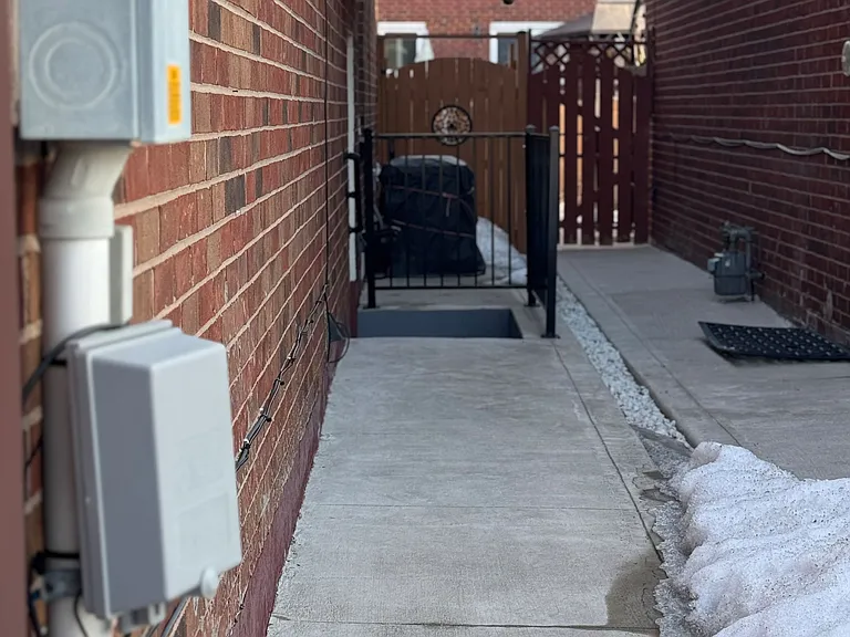88 Grayson Cres #BASEMENT — Photo 2