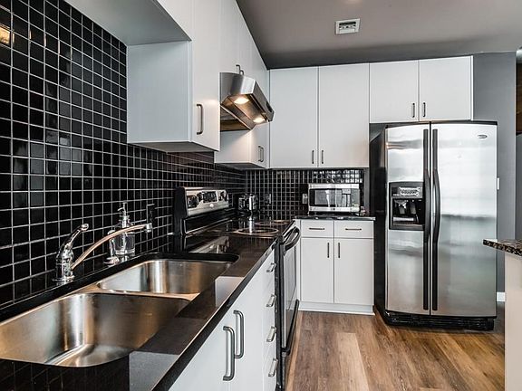 5th image of 943 Peachtree St NE Unit 1807