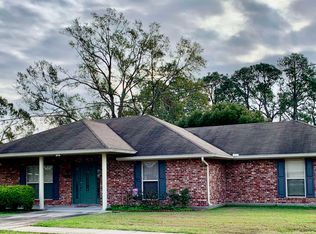 1136 Lee St, Patterson, LA 70392