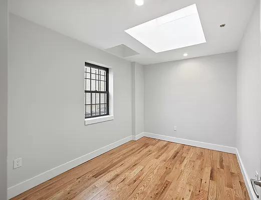 Rented by Lodger Corp | media 38