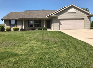 305 Patrick Ln, Pulaski, WI 54162