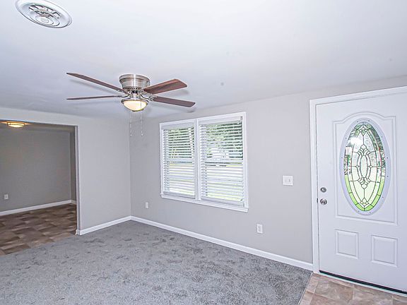4th image of 3915 Maggie Dr SE