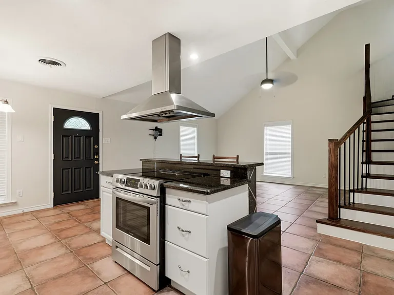 7354 Walling Ln — Photo 10