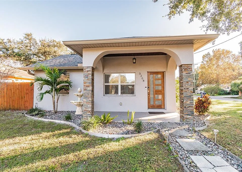 3208 W Napoleon Ave