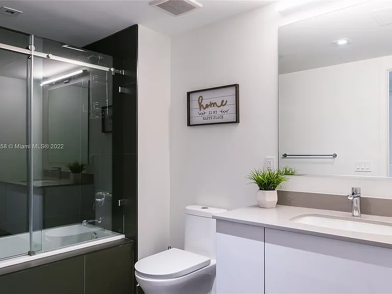 1600 NE 1st Ave #1703 — Photo 3