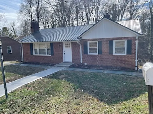65 Greenwood Dr, Marion, NC 28752