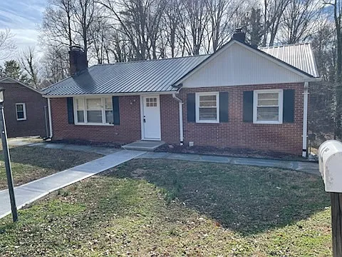 65 Greenwood Dr Photo 1
