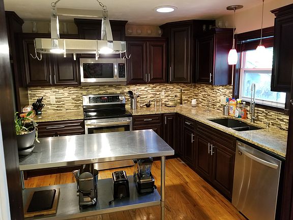 5th image of 104 NE Keystone Dr