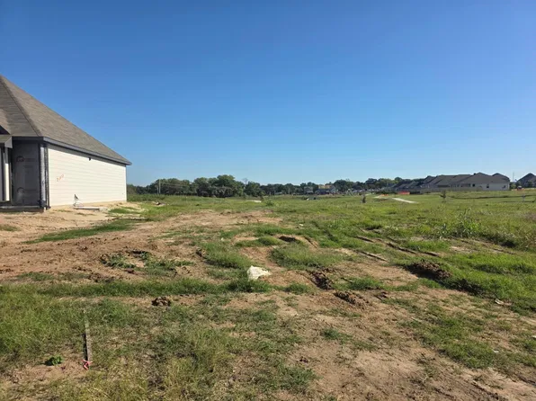 805 Trellis Pass, Brenham, TX 77833