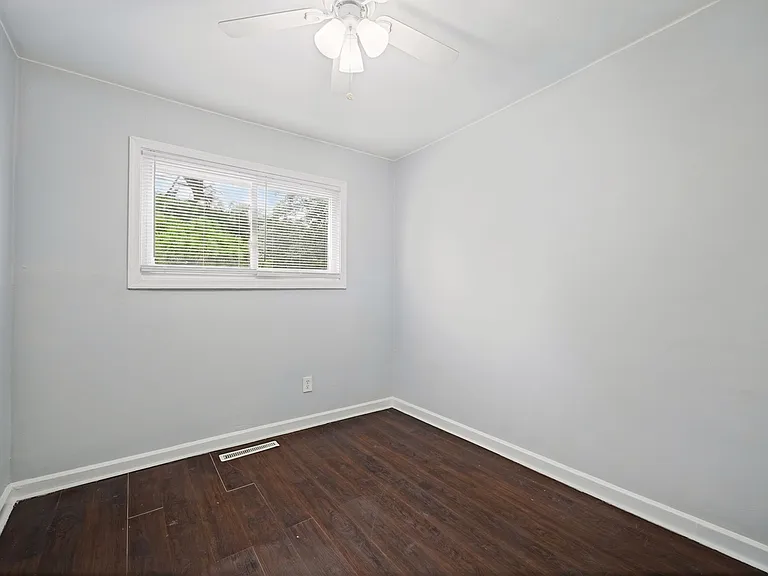 1216 Green Cedar Ln — Photo 14