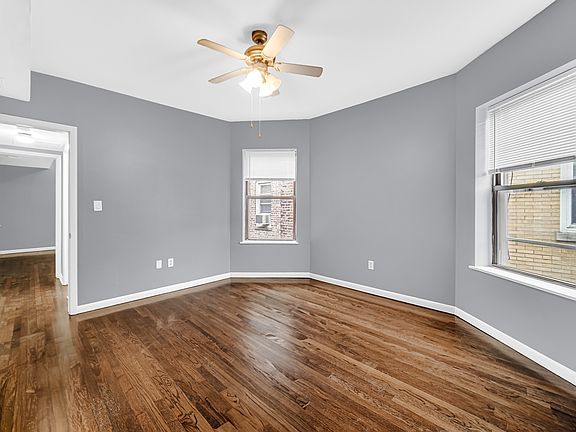 3rd image of 819 W Lawrence Ave APT 3