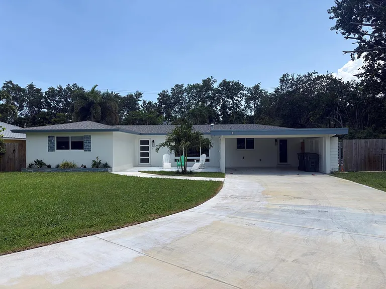 1400 NW 4th St — Photo 3