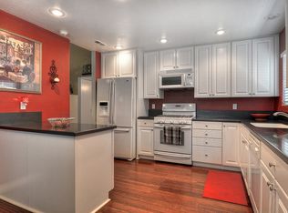 4875 Meadowbrook Dr, Oceanside, CA 92056