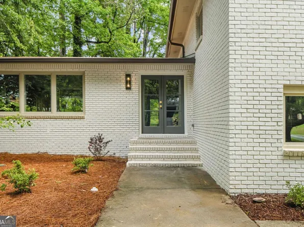 2820 Ponderosa Cir, Decatur, GA 30033
