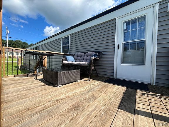 4th image of 420 Island Branch Rd