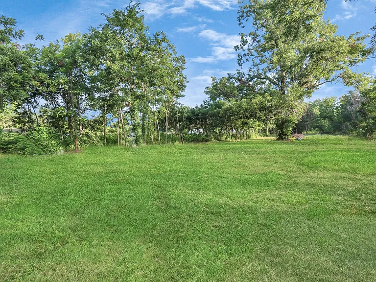 2826 W FM 1462 — Photo 36