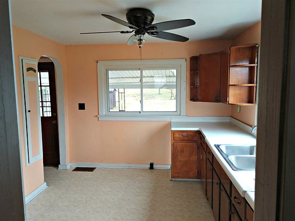 4th image of 2321 S State Road 121