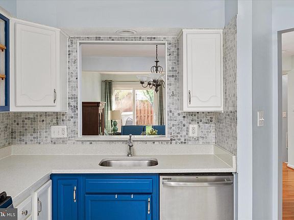 5th image of 439 Nikki Ter SE
