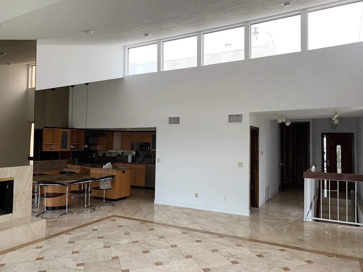 2 bed, 2.5 bath, 1743 sqft, $5,500 — Photo 3