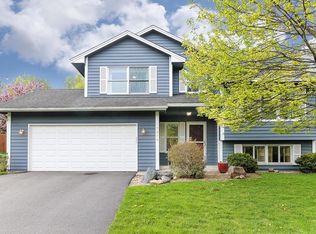19079 Broadmoore Dr, Eden Prairie, MN 55346