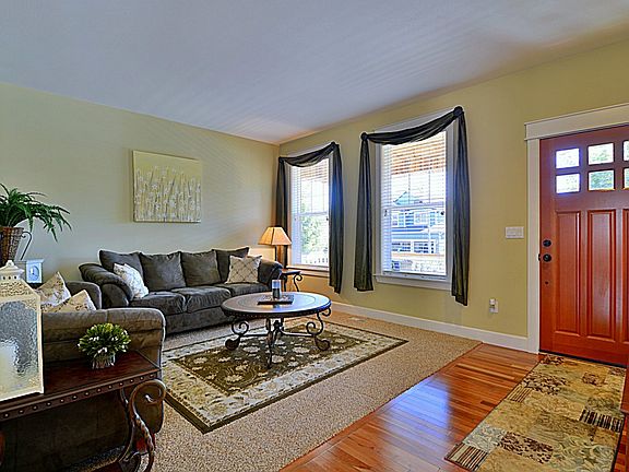 3rd image of 17118 139th Ave E