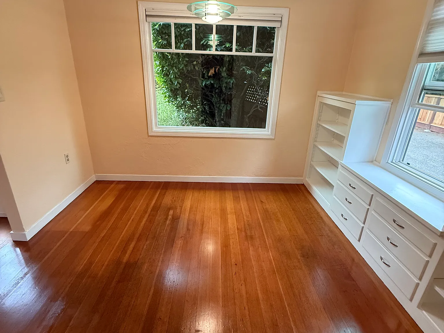 2 bed, 865 sqft, $3,700 — Photo 2