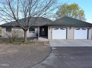 781 Quail Run Dr, Yakima, WA 98908