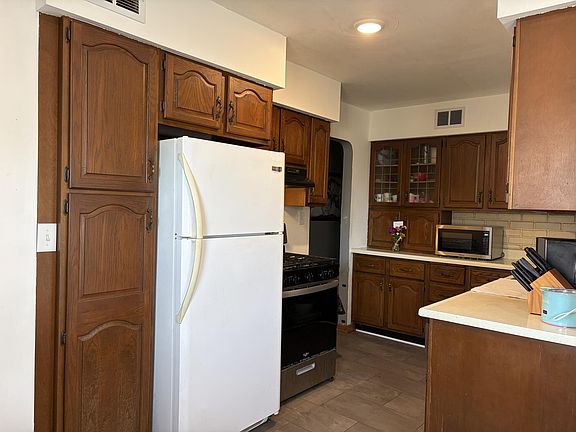 2nd image of 3033 3rd Ave