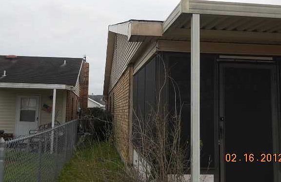 5th image of 213 Lowell Dr