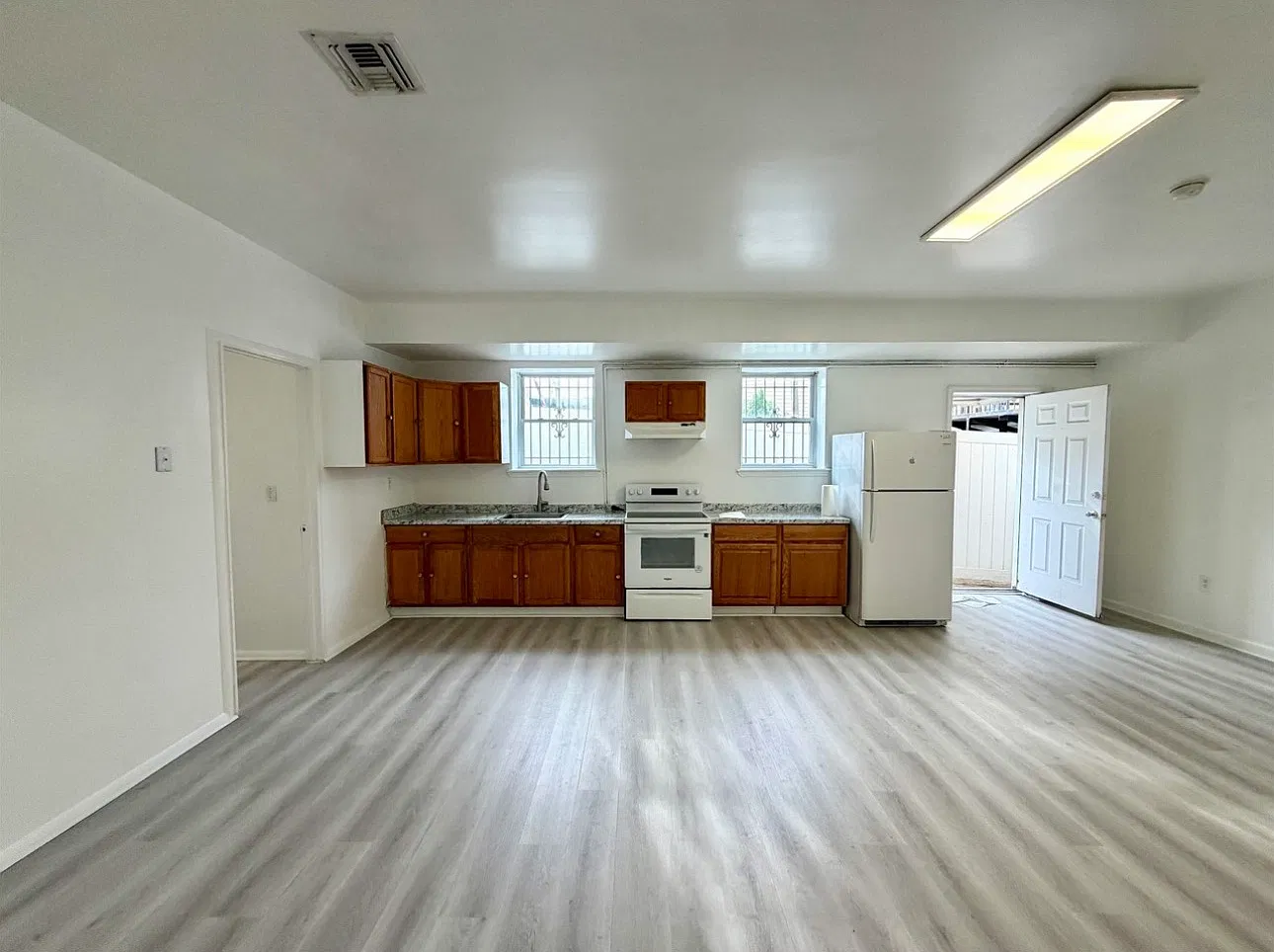 2 bed, 1480 sqft, $2,400 — Photo 2