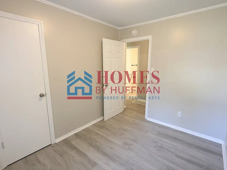 1150 E Olmstead Ave — Photo 11
