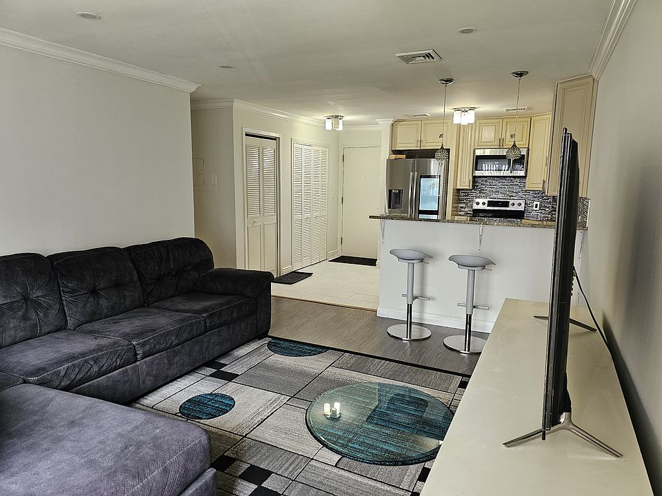 1st image of 75 Union St #2