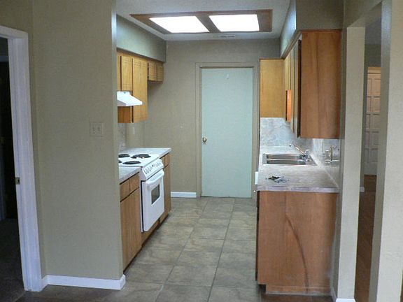 4th image of 4121 Sierra St
