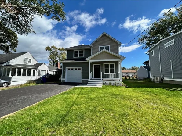 45 Bellevue Ave, Westerly, RI 02891